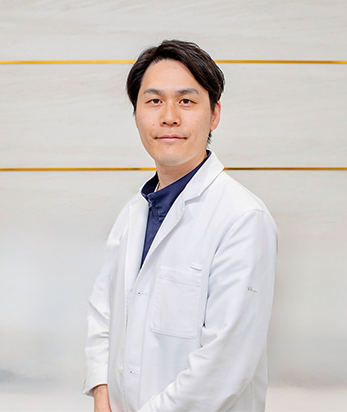 HALO DENTAL CLINIC 院長　濱本 靖也の写真